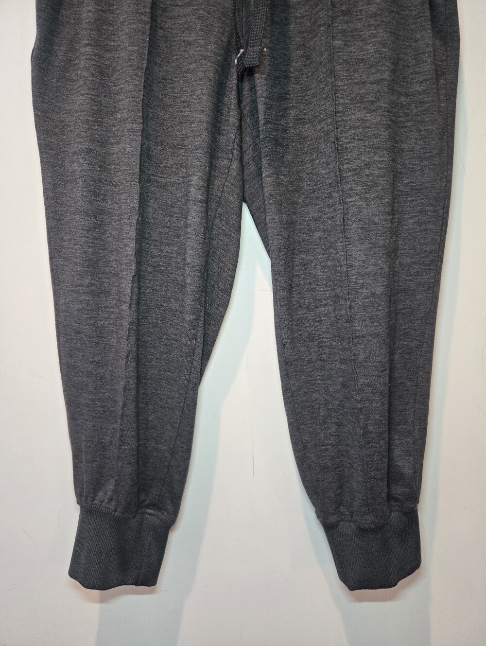 GapFit Capri Pants XS Women's Brushed Tech Jersey Athletic Wear Sport Black - Picture 3 of 9